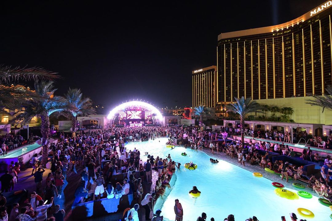 Daylight Beach Club Las Vegas - Bottle Service and Table Booking