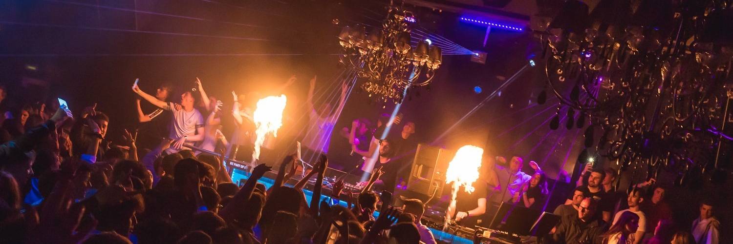 Bling Bling Barcelona - Bottle Service and VIP Table Booking